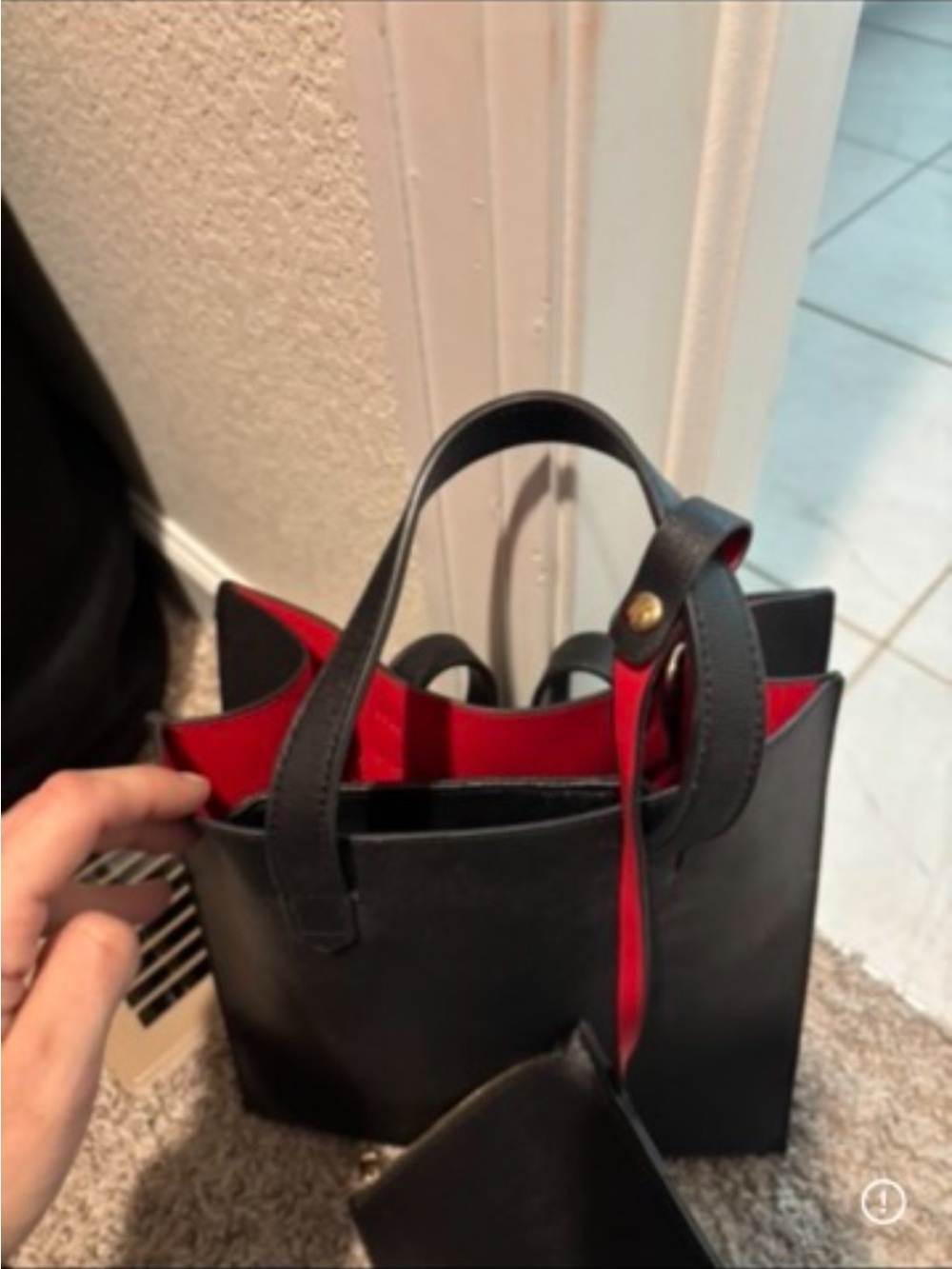 Classic Black Women’s Tote Bag with Zip Pouch